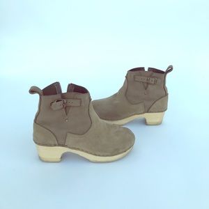 No. 6 Clog Boots — taupe suede